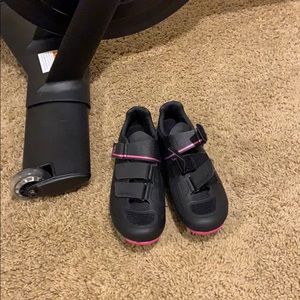 Cycling Shoes by Pearl Izumi